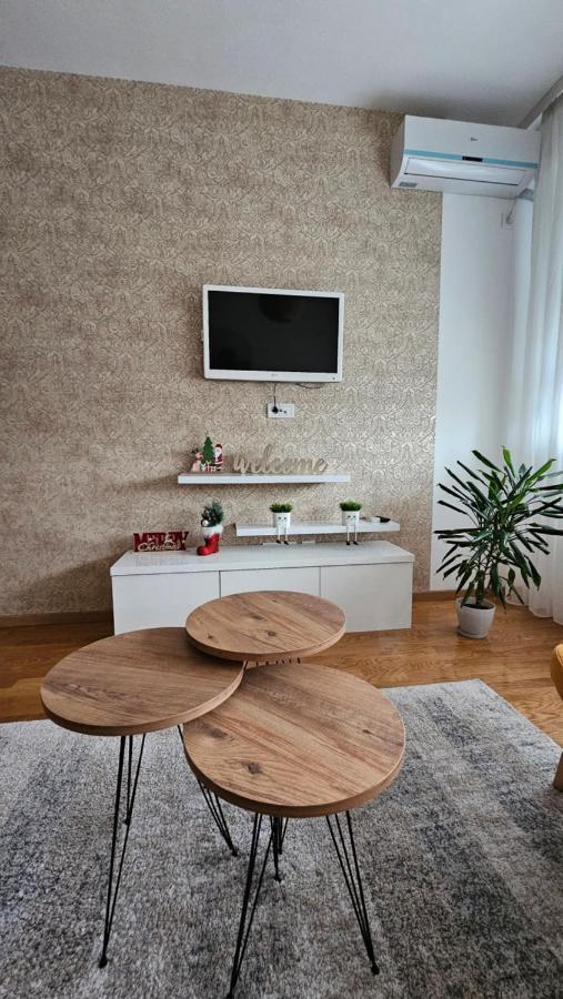 Apartman Filipovic บันยาลูกา ภายนอก รูปภาพ