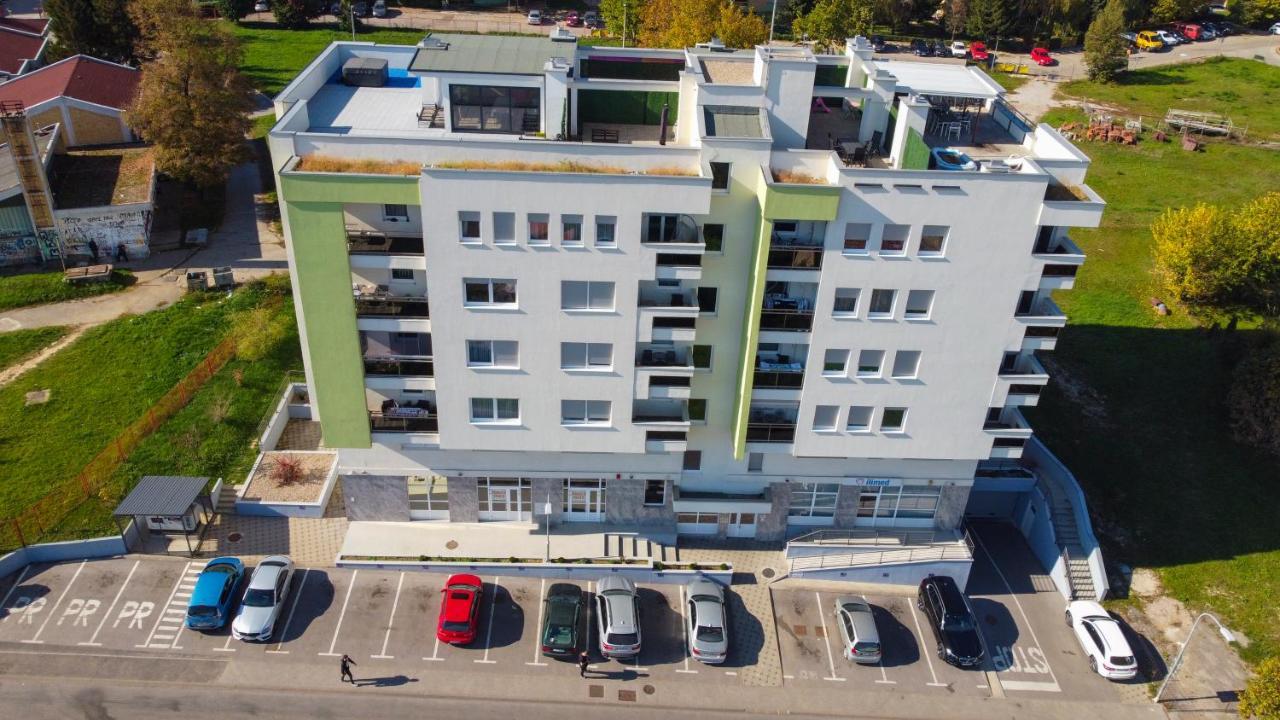 Apartman Filipovic บันยาลูกา ภายนอก รูปภาพ
